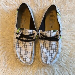 Hey Dude Size 9 EUC